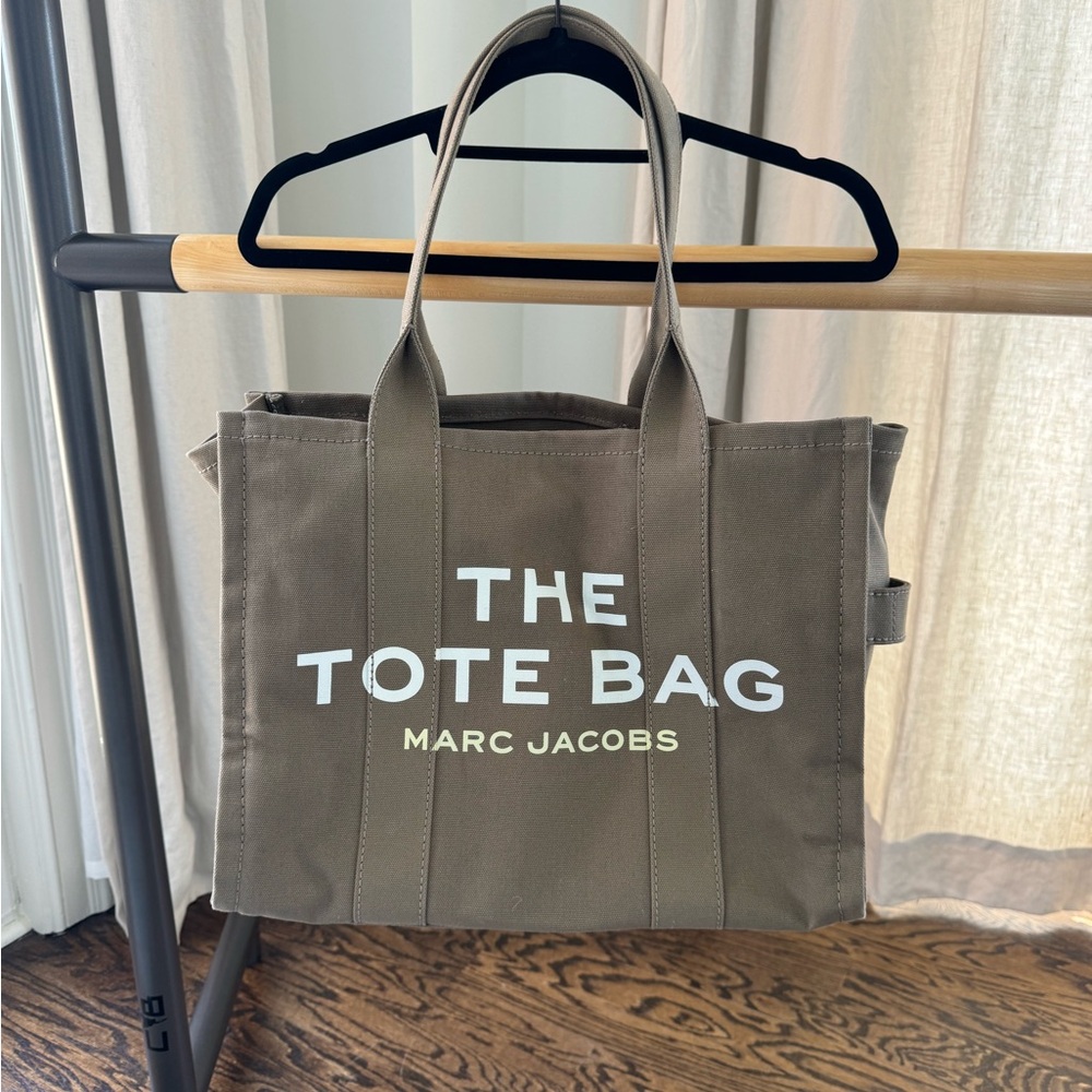 MARC JACOBS CANVAS TOTE BAG - NEVER USED!
